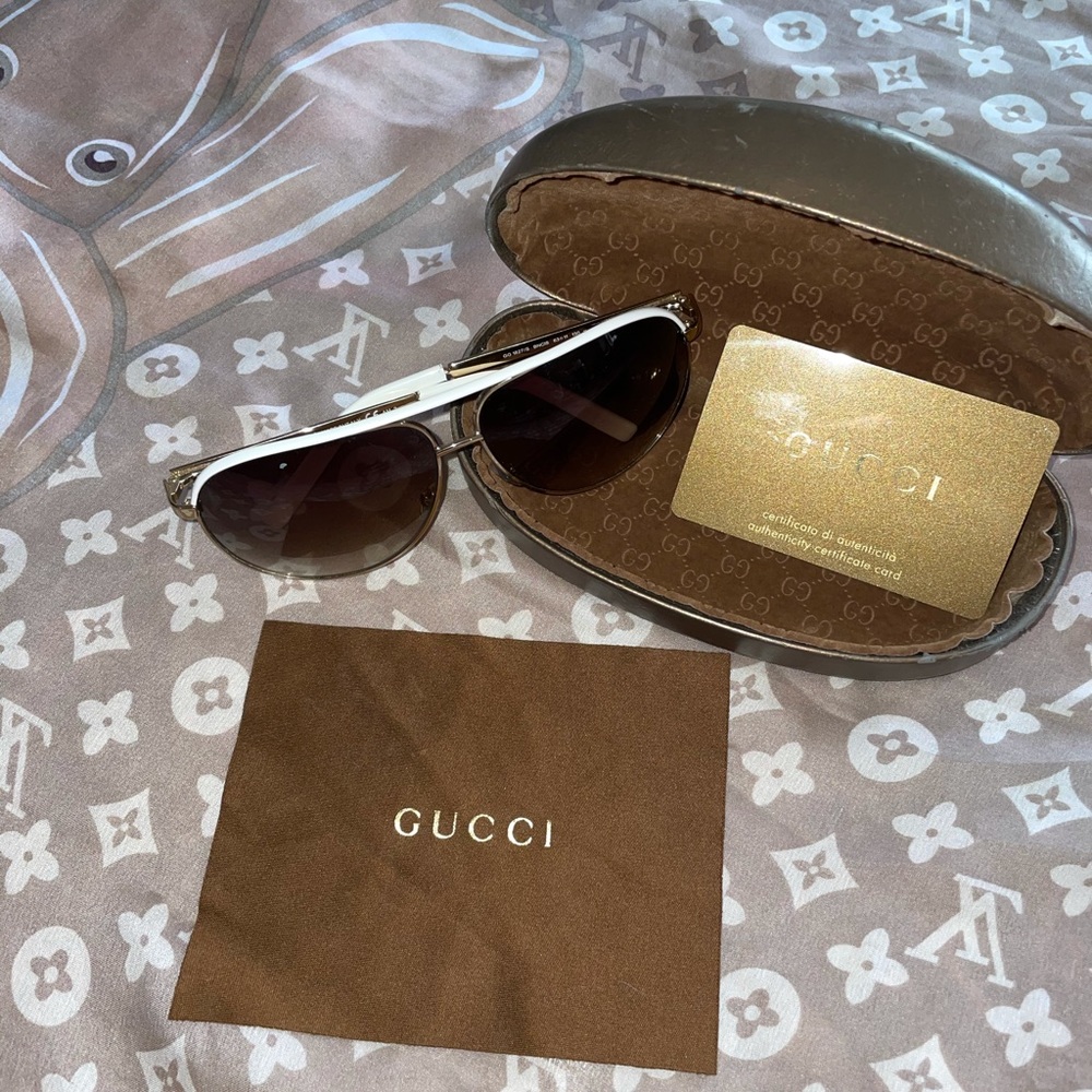 Unisex Gucci aviators gold and white